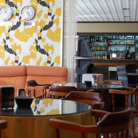 Hotel Paris Пойо Экстерьер фото